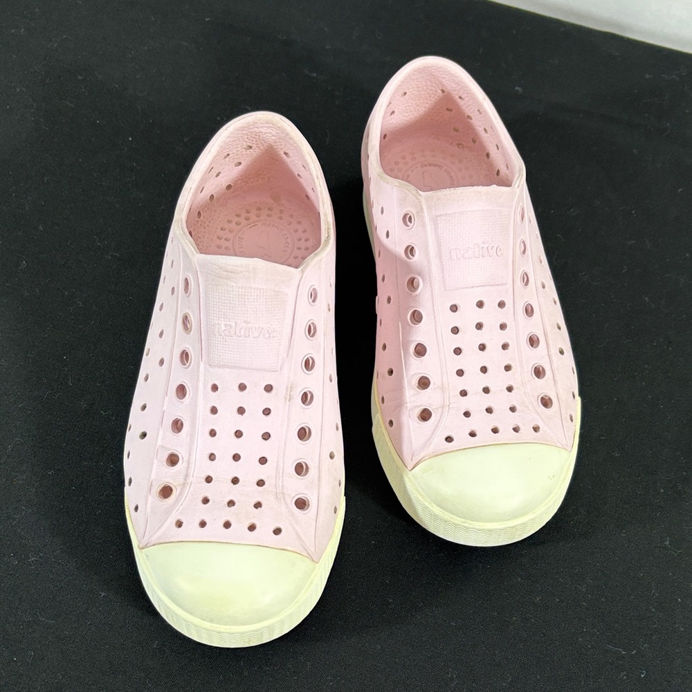 Native Kids Slip-On in Light Pink with Toe Cap